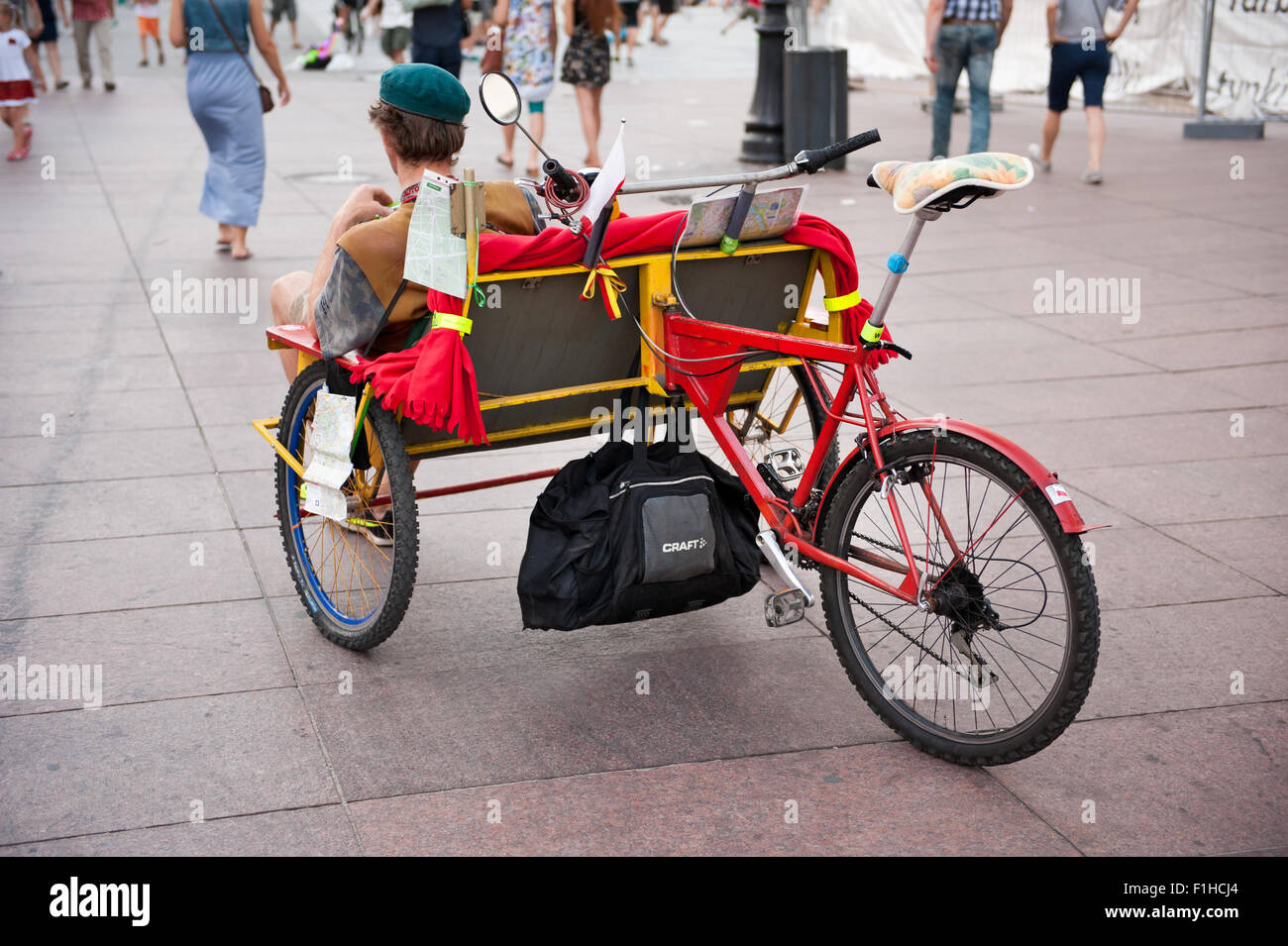 Leere Fahrradrikscha warten in der Altstadt Stockfoto