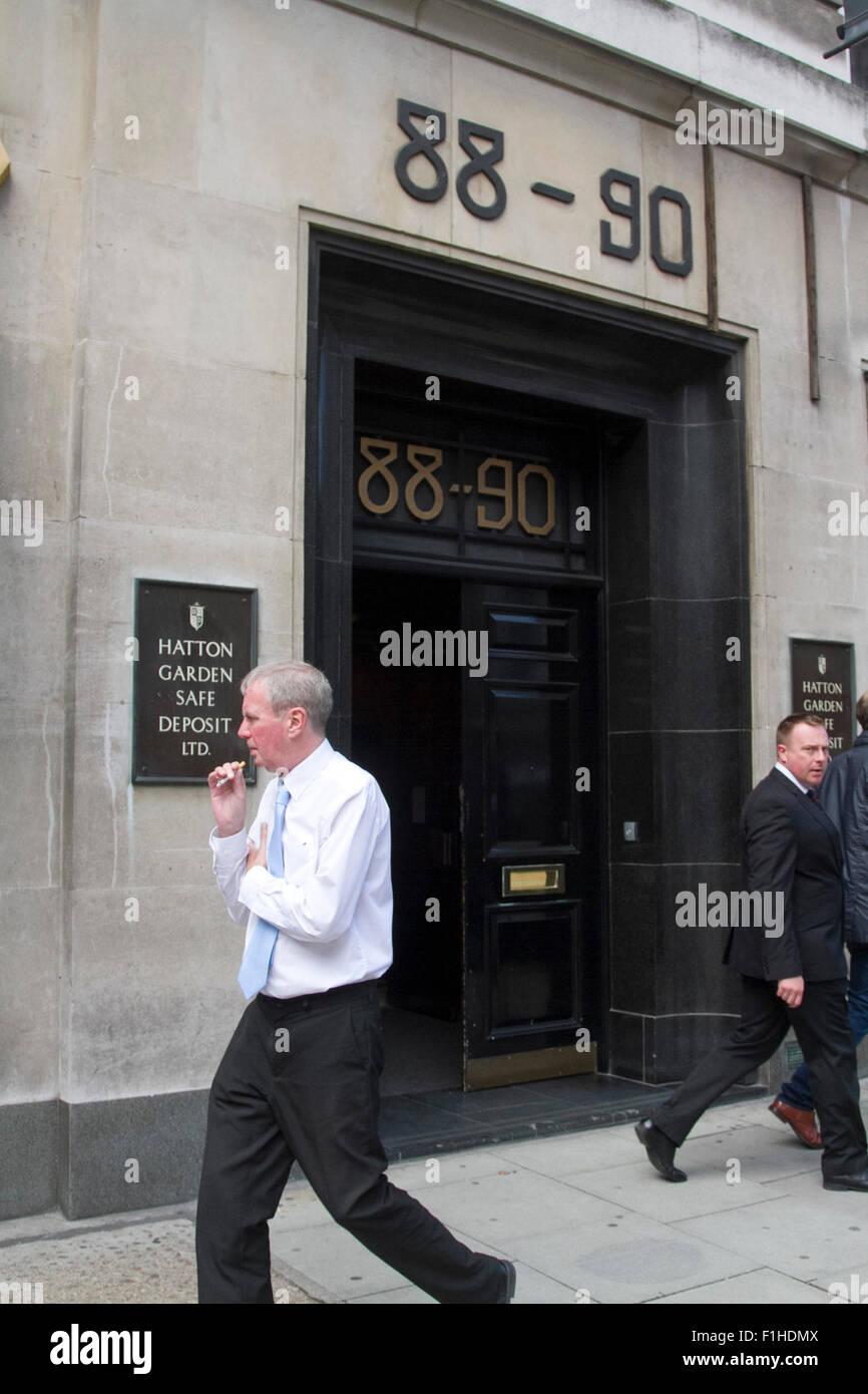 London UK. 2. September 2015. Hatton Garden Safe Deposit ist in Konkurs gegangen, nachdem bestätigt wurde, dass das Unternehmen zahlungsunfähig geschuldeten Geld an Unternehmen und Menschen geworden ist.  Diebe stahlen gebohrt mehr als 200 Millionen nach durchwühlen 73 Safes während der Oster-Wochenende im April 2015 Credit: Amer Ghazzal/Alamy Live-Nachrichten Stockfoto