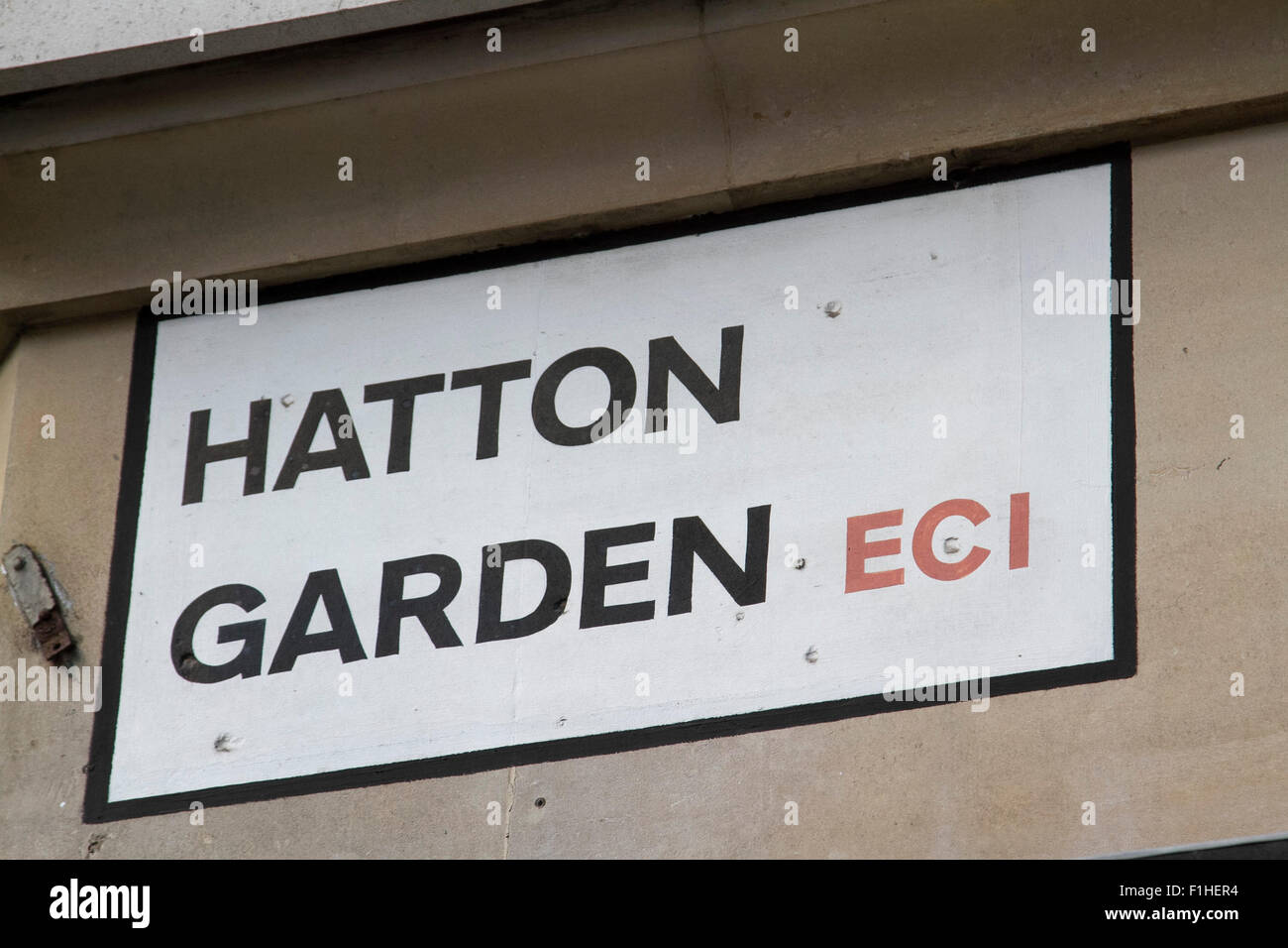 London UK. 2. September 2015. Hatton Garden Safe Deposit ist in Konkurs gegangen, nachdem bestätigt wurde, dass das Unternehmen zahlungsunfähig geschuldeten Geld an Unternehmen und Menschen geworden ist.  Diebe stahlen gebohrt mehr als 200 Millionen nach durchwühlen 73 Safes während der Oster-Wochenende im April 2015 Stockfoto