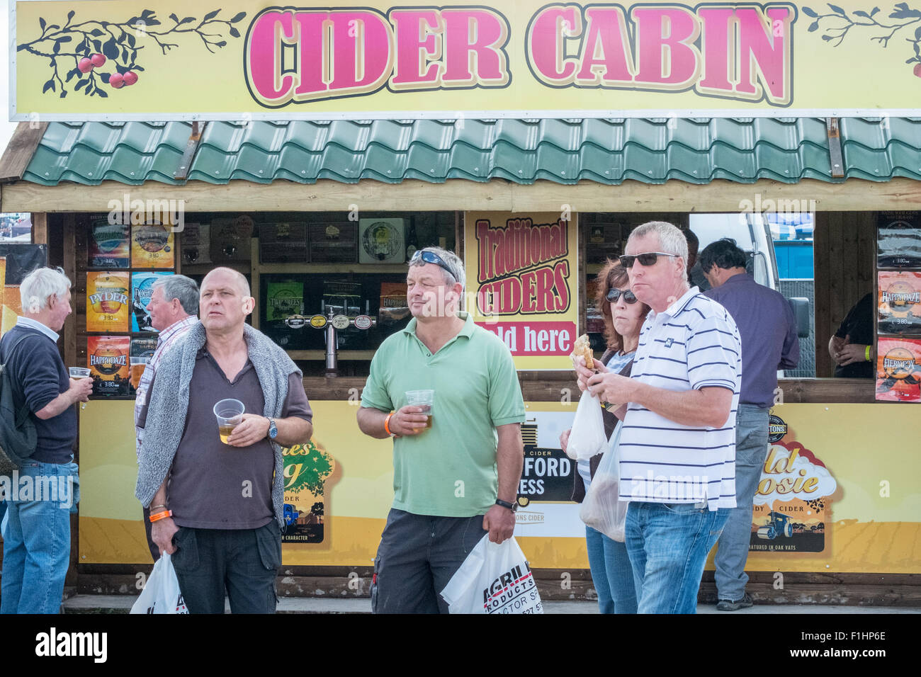 Tarrant Hinton, Blandford Form, UK.  2. September 2015. 1000 von Menschen besuchen die Great Dorset Steam Fair. Diese englische Messe ist traditionell im Dorf Tarrant Hinton, in der Nähe von Blandford Forum im Herzen der wunderschönen Dorset Landschaft statt. Bildnachweis: Paul Chambers/Alamy Live-Nachrichten Stockfoto