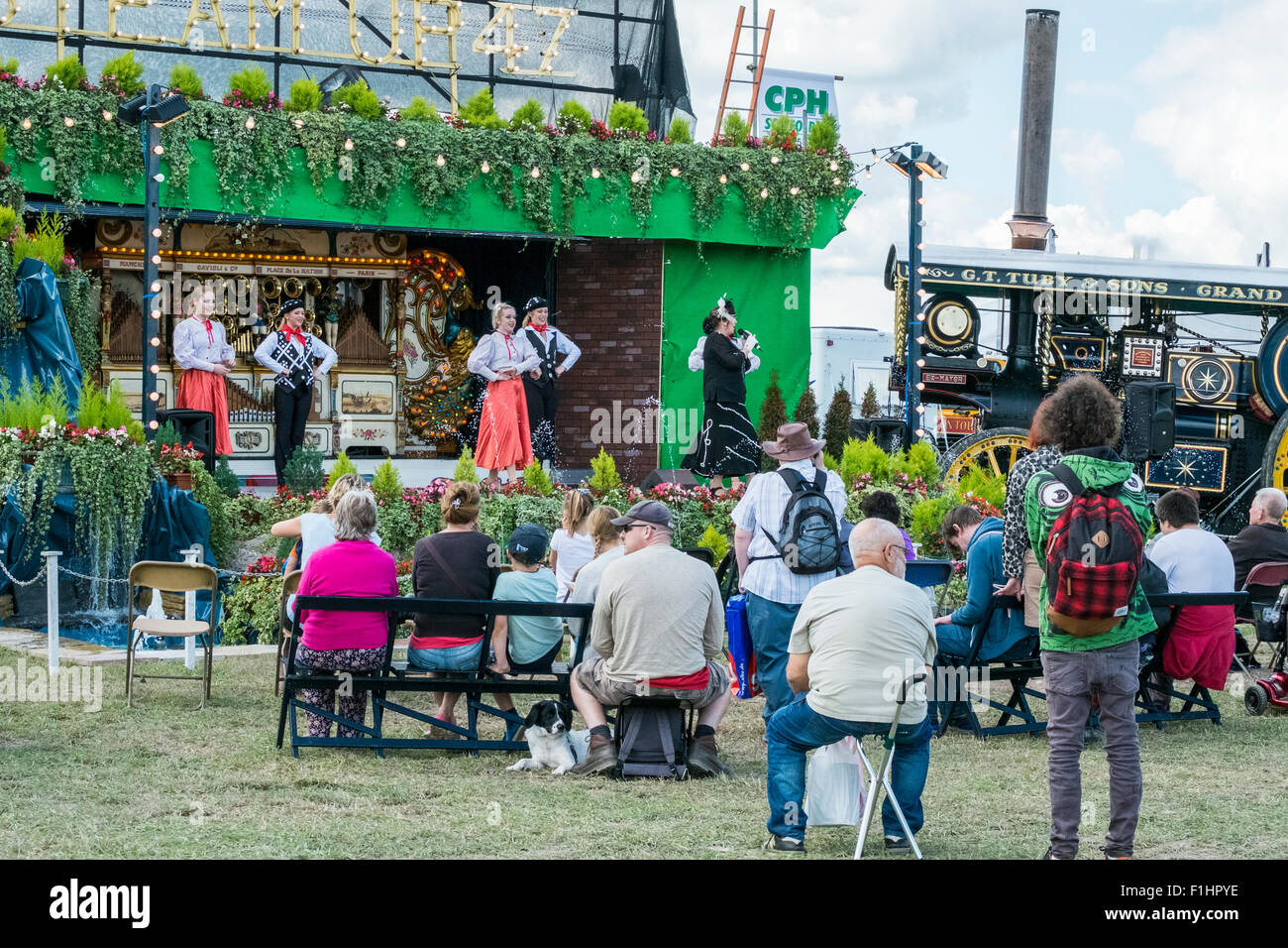 Tarrant Hinton, Blandford Form, UK.  2. September 2015. 1000 von Menschen besuchen die Great Dorset Steam Fair. Diese englische Messe ist traditionell im Dorf Tarrant Hinton, in der Nähe von Blandford Forum im Herzen der wunderschönen Dorset Landschaft statt. Bildnachweis: Paul Chambers/Alamy Live-Nachrichten Stockfoto