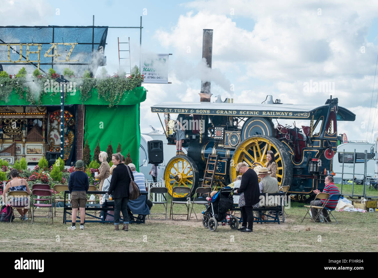 Tarrant Hinton, Blandford Form, UK.  2. September 2015. 1000 von Menschen besuchen die Great Dorset Steam Fair. Diese englische Messe ist traditionell im Dorf Tarrant Hinton, in der Nähe von Blandford Forum im Herzen der wunderschönen Dorset Landschaft statt. Bildnachweis: Paul Chambers/Alamy Live-Nachrichten Stockfoto