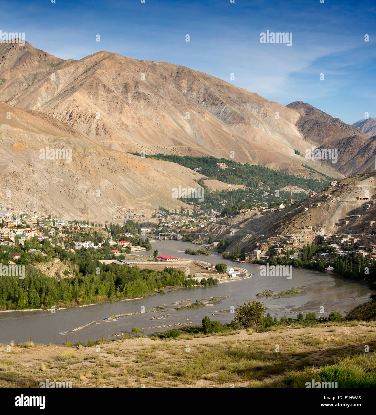 Indien, Jammu & Kashmir, Ladakh, Kargil Stadt am Ufer des Flusses Suru Chu (Indus) Stockfoto