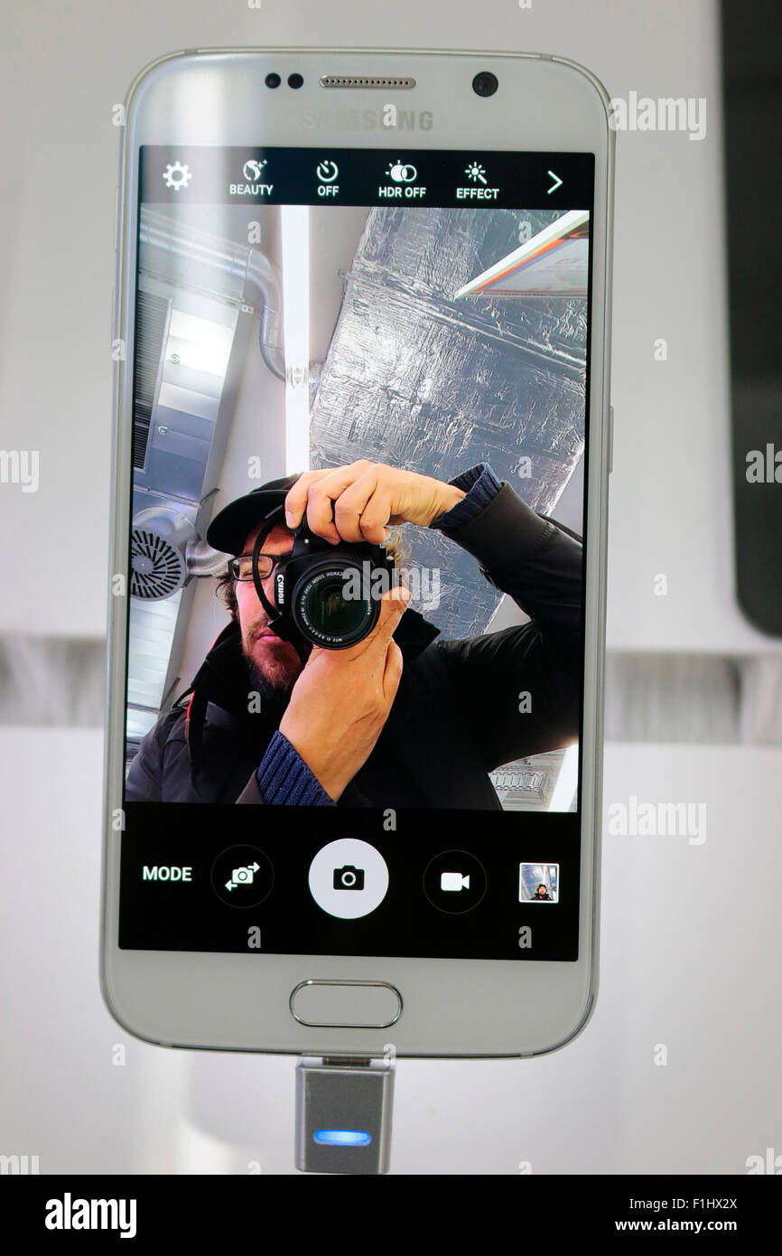Das Neue Smartphone "Samsung Galaxy S6 Edge", Berlin. Stockfoto