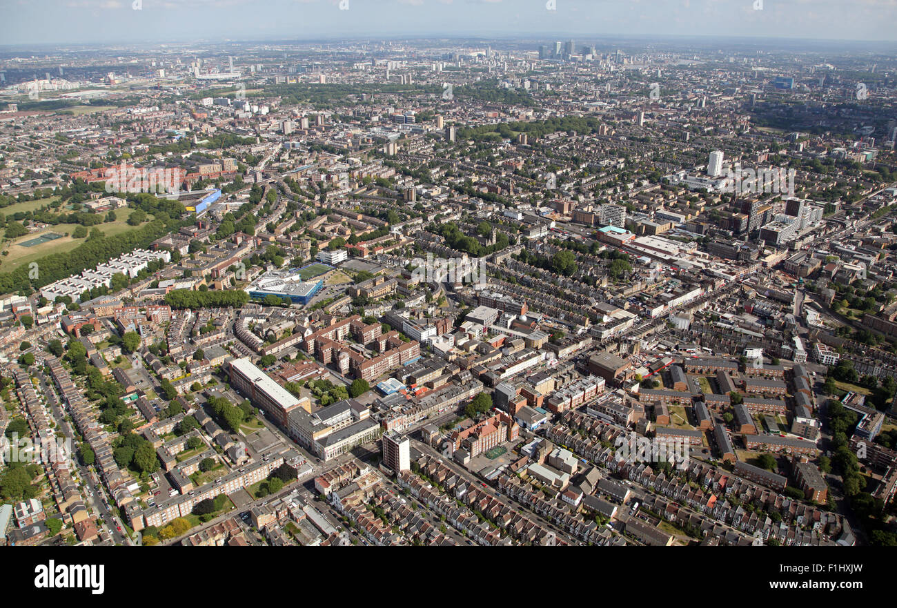Aerial Blick Richtung Südosten über die A10-Straße in Stoke Newington, Hackney, London, UK Stockfoto
