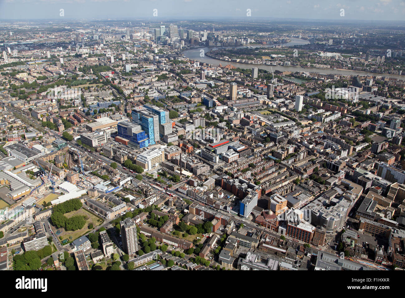 Blick auf die Skyline von London aus Whitechapel, The Isle of Dogs, UK Stockfoto