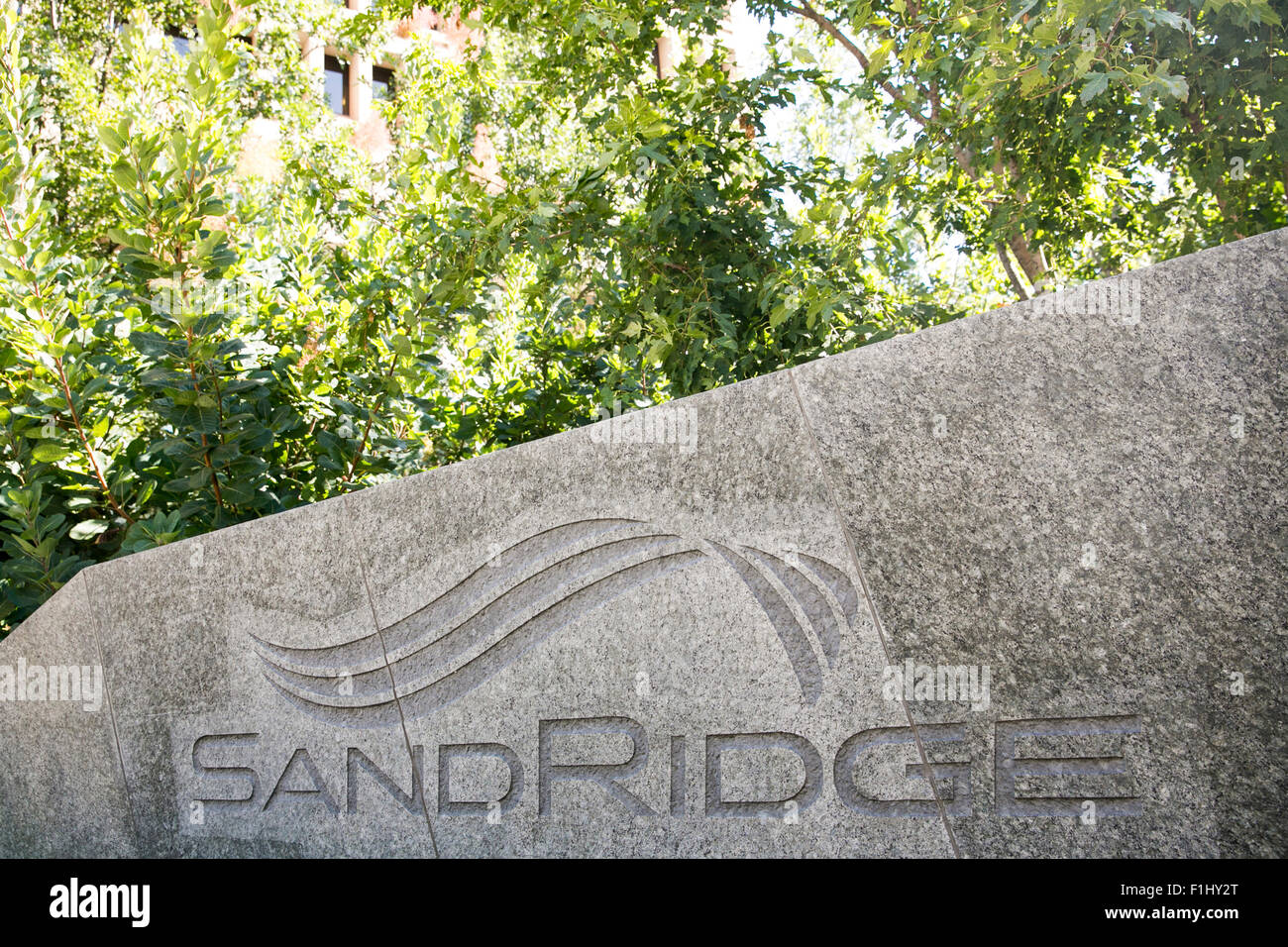 Ein Logo Zeichen außerhalb der zentrale SandRidge Energie in Oklahoma City, Oklahoma, am 20. August 2015. Stockfoto