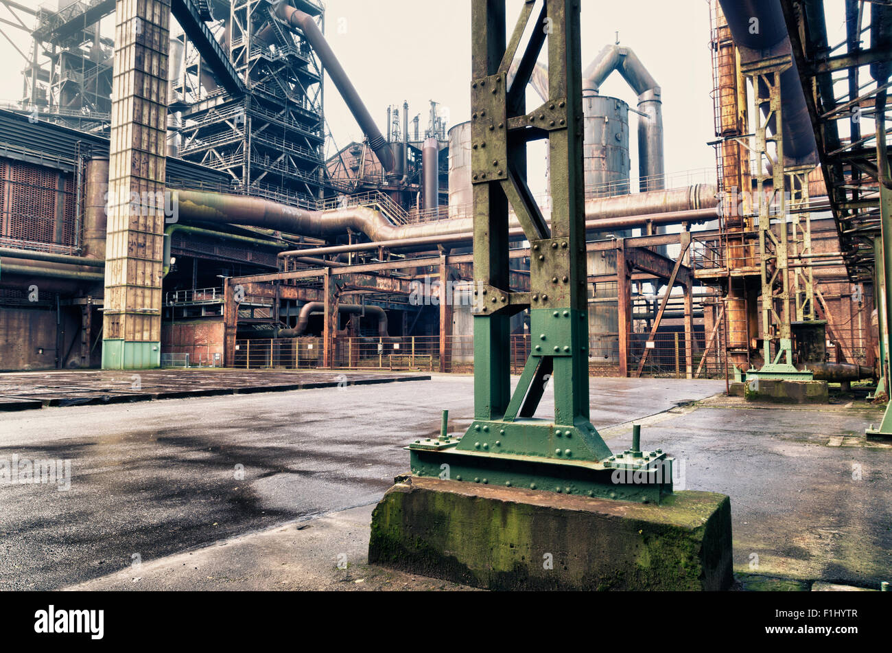 Der Landschaftspark Duisburg-Nord ist ein öffentlicher Park in der deutschen Stadt Duisburg. Das Herzstück des Parks entsteht durch die Stockfoto