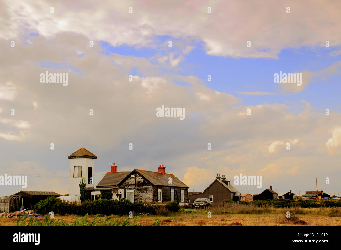 Dungeness, Kent, Großbritannien. September 2015. Warm mit verstreuten Stürmen an der Kent Coast Stockfoto