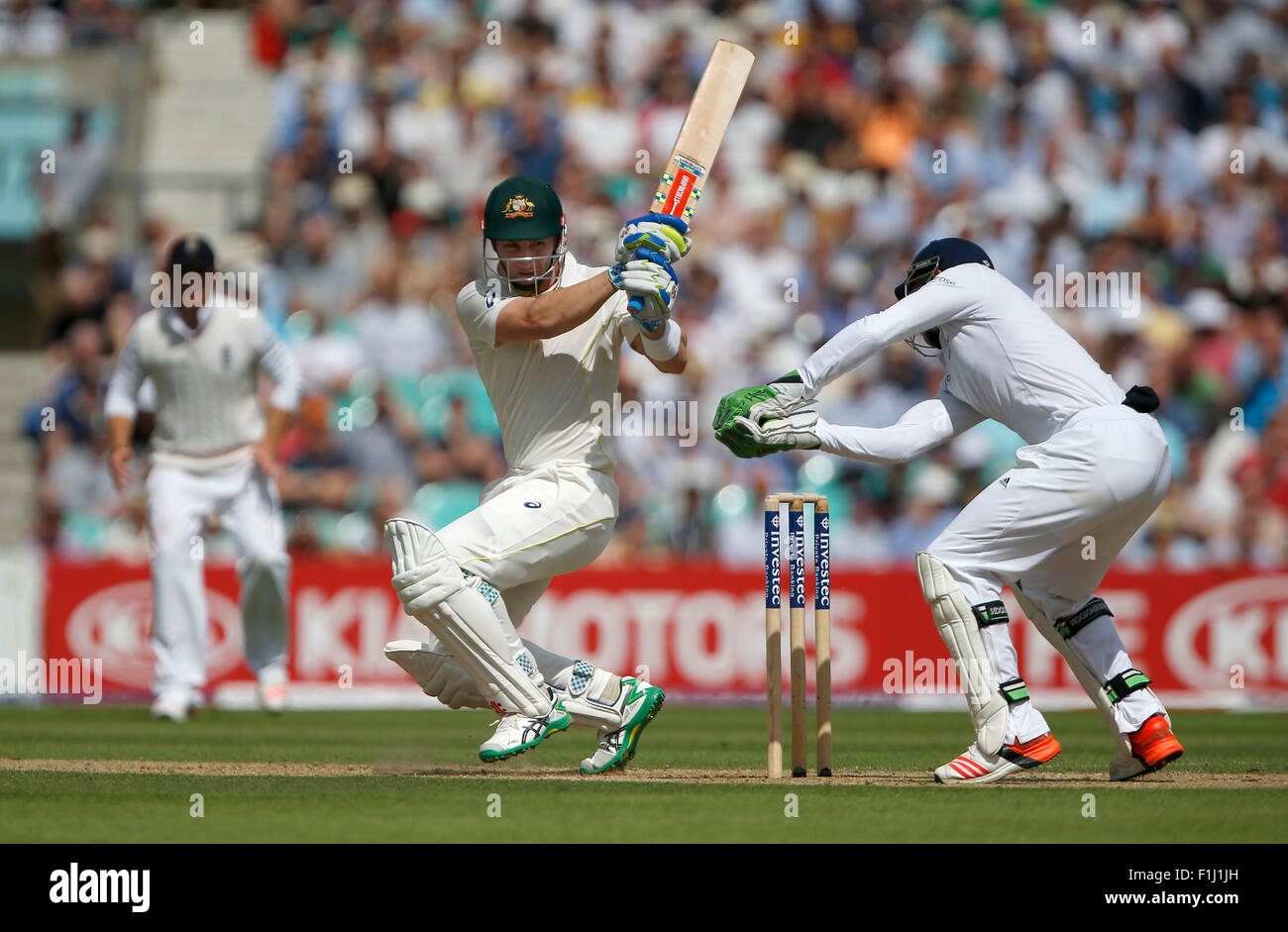 Englands Jos Buttler fängt Australiens Peter Nevill tagsüber zwei der Baureihe Investec Asche Test Match zwischen England und Australien auf das Oval in London. 21. August 2015. James Boardman / Tele Bilder + 44 7967 642437 Stockfoto