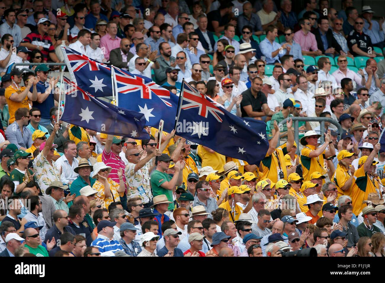 Australischen Fans gesehen tagsüber zwei der Baureihe Investec Asche Test match zwischen England und Australien auf das Oval in London. 21. August 2015. James Boardman / Tele Bilder + 44 7967 642437 Stockfoto