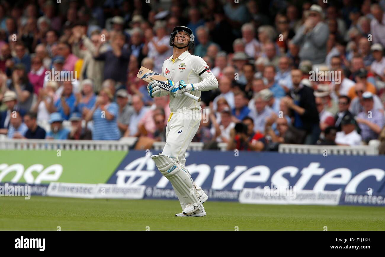 Australiens Kapitän Michael Clarke kommt Fledermaus während des Spiels Investec Asche Testreihen zwischen England und Australien auf das Oval in London. 20. August 2015. James Boardman / Tele Bilder + 44 7967 642437 Stockfoto