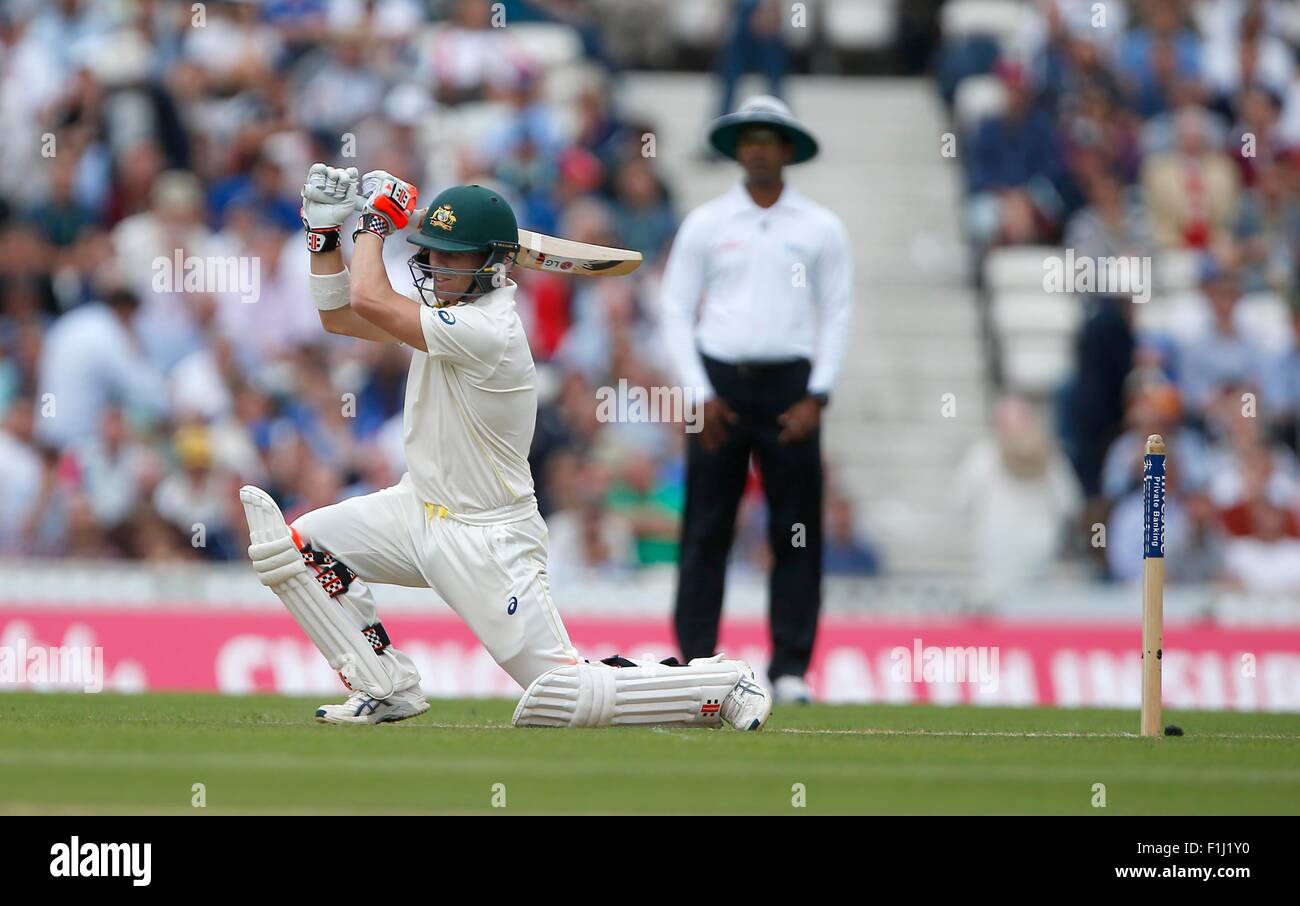 Australiens David Warner treibt den Ball während des Spiels Investec Asche Testreihen zwischen England und Australien auf das Oval in London. 20. August 2015. James Boardman / Tele Bilder + 44 7967 642437 Stockfoto