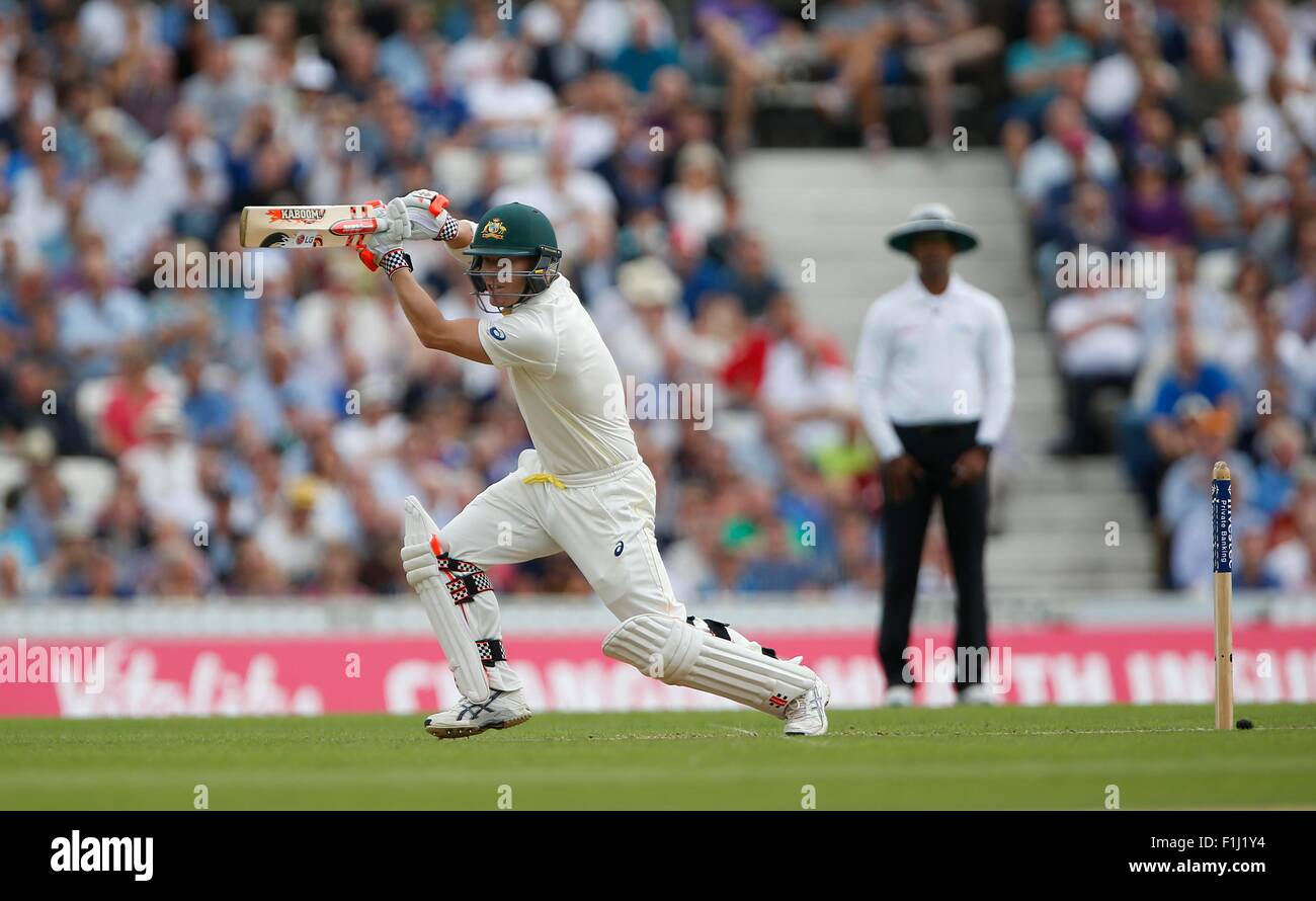 Australiens David Warner treibt den Ball während des Spiels Investec Asche Testreihen zwischen England und Australien auf das Oval in London. 20. August 2015. James Boardman / Tele Bilder + 44 7967 642437 Stockfoto
