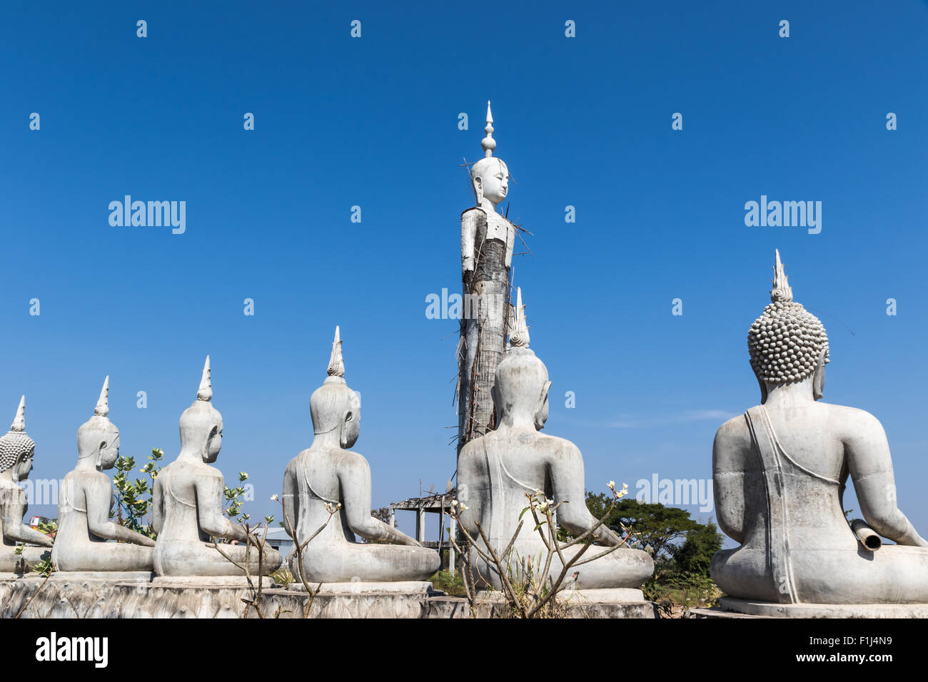 Alten Buddha-Statue zu verehren, oder als die Behausung für einen Gott oder Götter oder andere Objekte der religiösen Verehrung betrachtet. Stockfoto