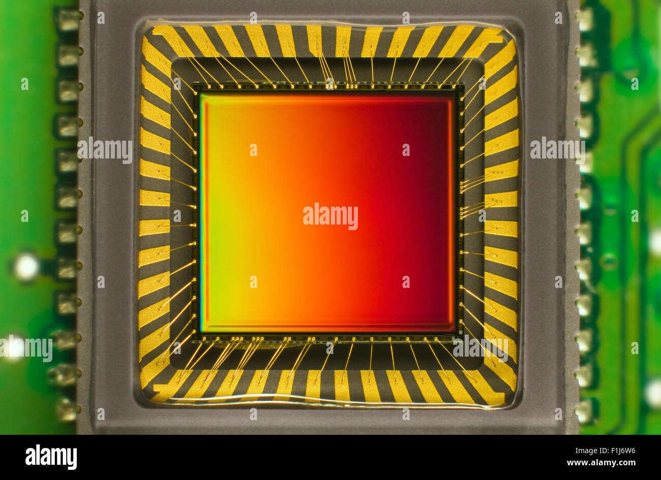 Licht-Sensor auf der Karte der Digitalkamera mit farbigen Störungen Stockfoto