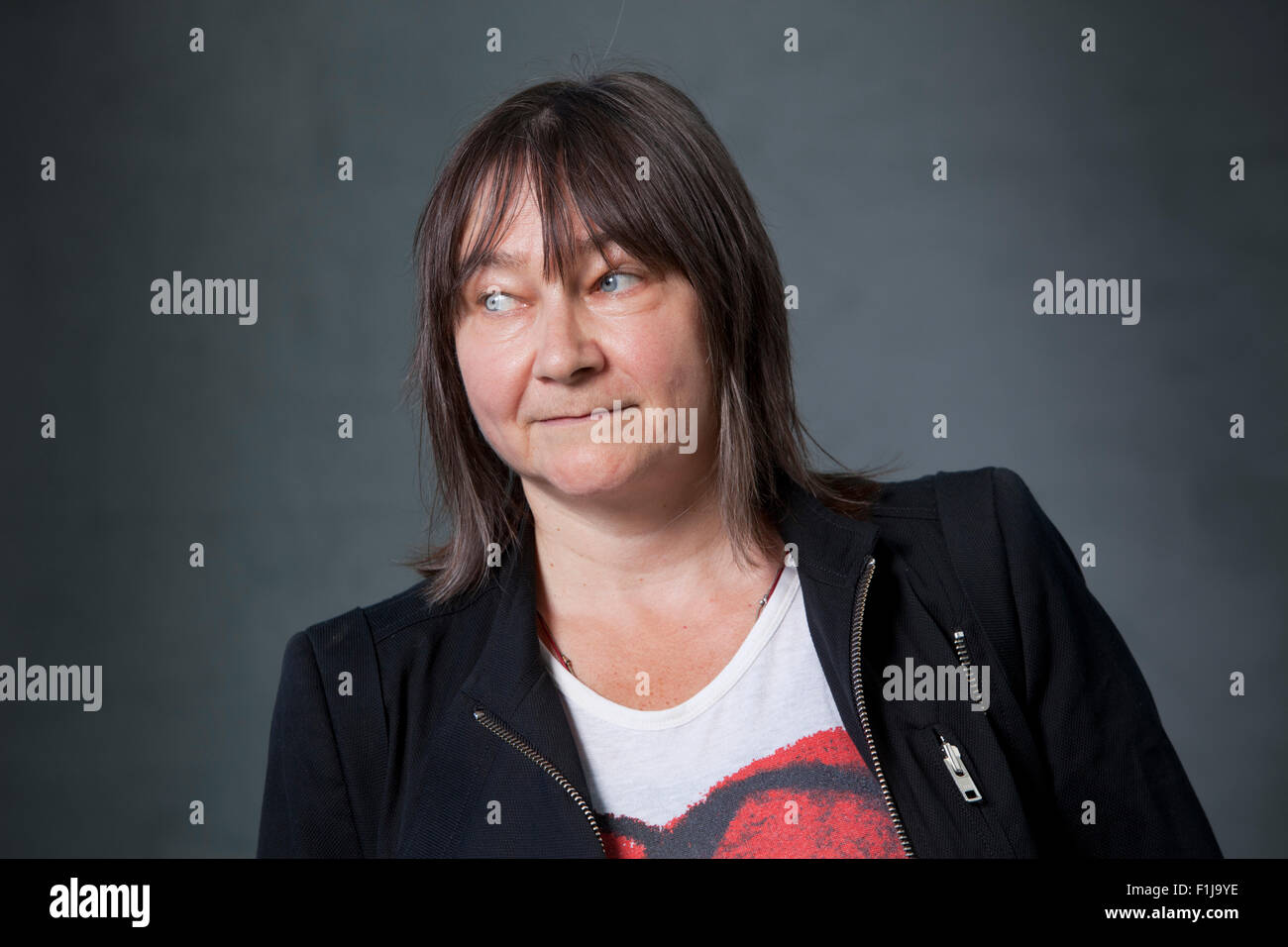 Ali Smith, der schottische Autor und Schriftsteller auf dem Edinburgh International Book Festival 2015. Edinburgh, Schottland. 15. August 2015 Stockfoto