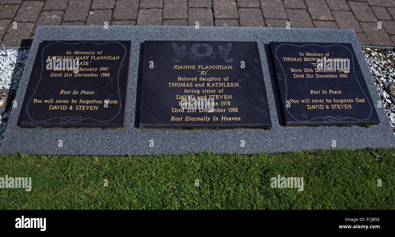Lockerbie PanAm103 In Erinnerung Memorial Steinen Kathleen Mary Flannigan Joanne Tom Thomas, Schottland Stockfoto