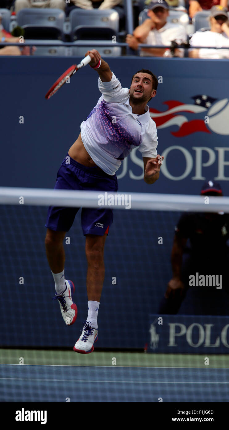 New York, USA. 02 Sep, 2015. Marin Cilic aus Kroatien, die Zahl 9 Samen und Titelverteidiger in Aktion gegen Evegeny Donskoi der Russischen während der zweiten Runde der US Open in Flushing Meadows, New York. Quelle: Adam Stoltman/Alamy leben Nachrichten Stockfoto