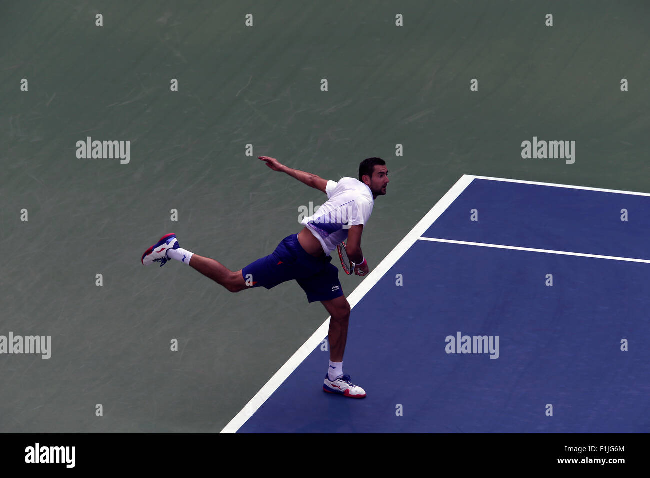 New York, USA. 02 Sep, 2015. Marin Cilic aus Kroatien, die Zahl 9 Samen und Titelverteidiger in Aktion gegen Evegeny Donskoi der Russischen während der zweiten Runde der US Open in Flushing Meadows, New York. Quelle: Adam Stoltman/Alamy leben Nachrichten Stockfoto