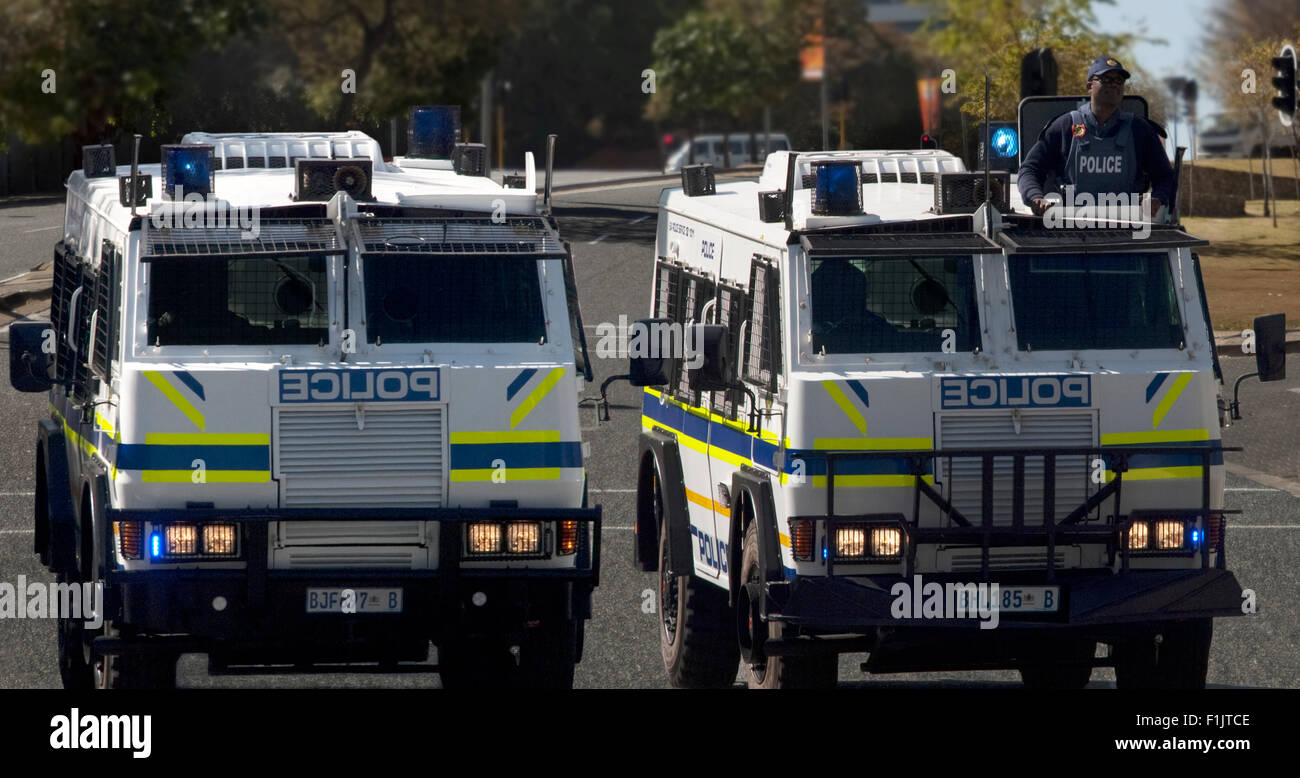 Polizei-Bereitschaft Demonstration Johannesburg, Gauteng Stockfoto