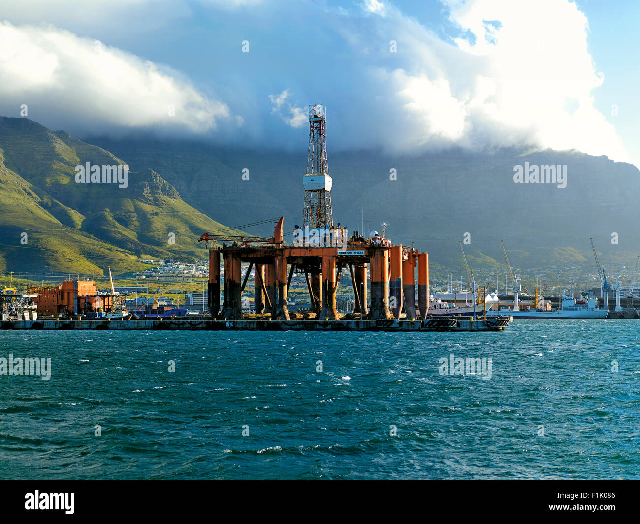 Bohrinsel, Hafen von Kapstadt. Stockfoto