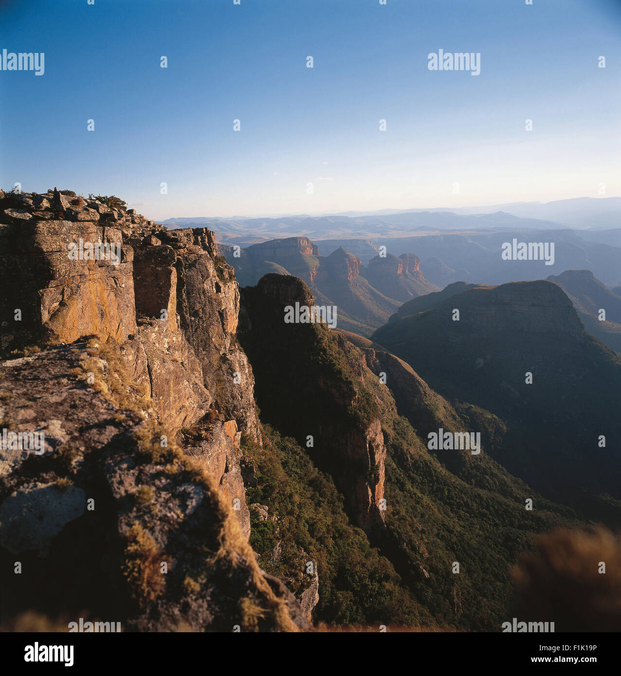 Der Berg ist malerisch mit The Three Sisters, Mpumalanga, Südafrika, Afrika. Stockfoto