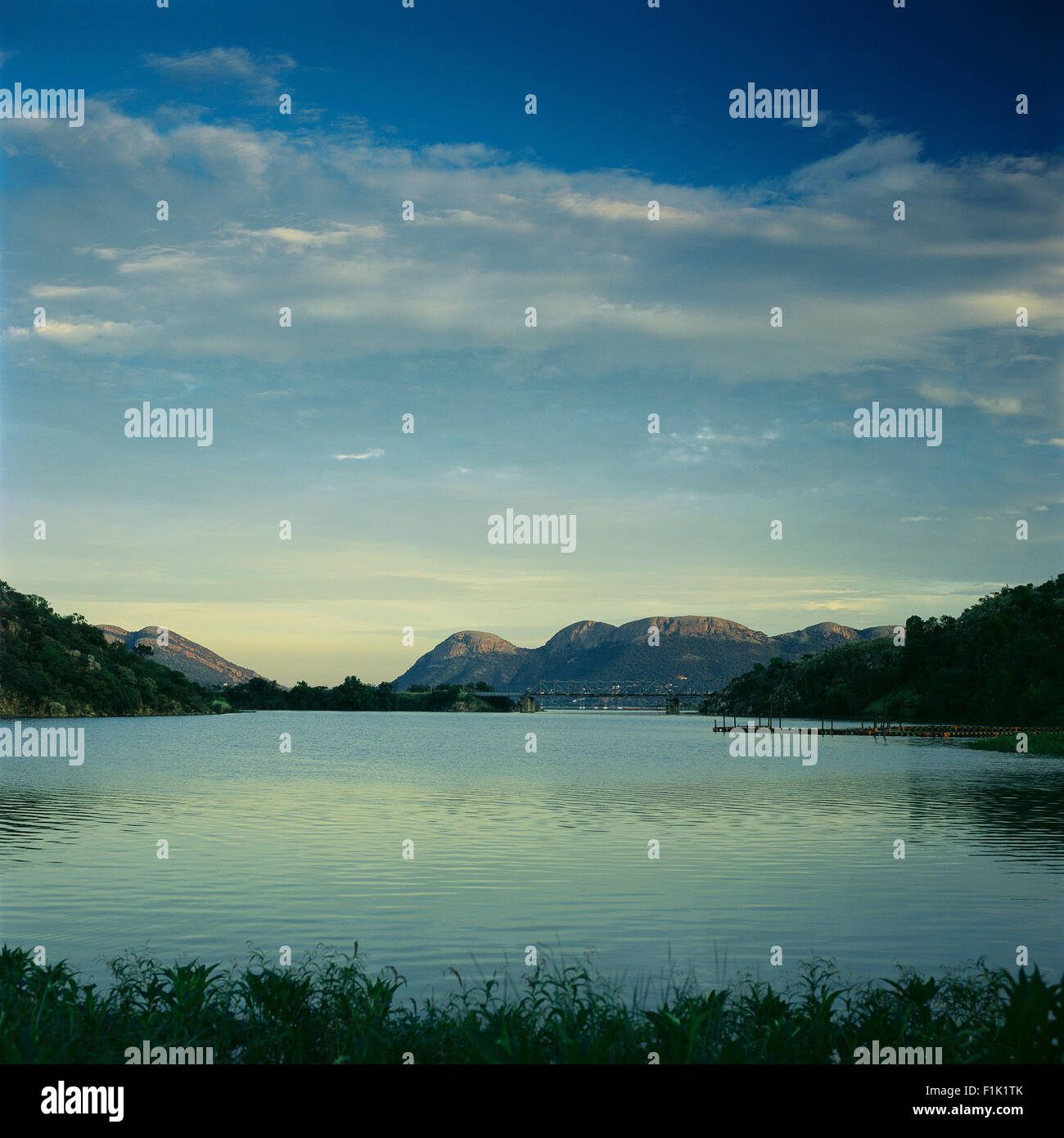 Sonnenuntergang, Hartbeespoort Dam, Northern Province, Südafrika Stockfoto