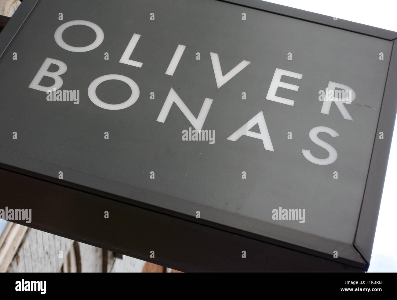 Oliver Bonas wird erste UK High Street Kette abstatten, existenzsichernde Löhne, London Stockfoto
