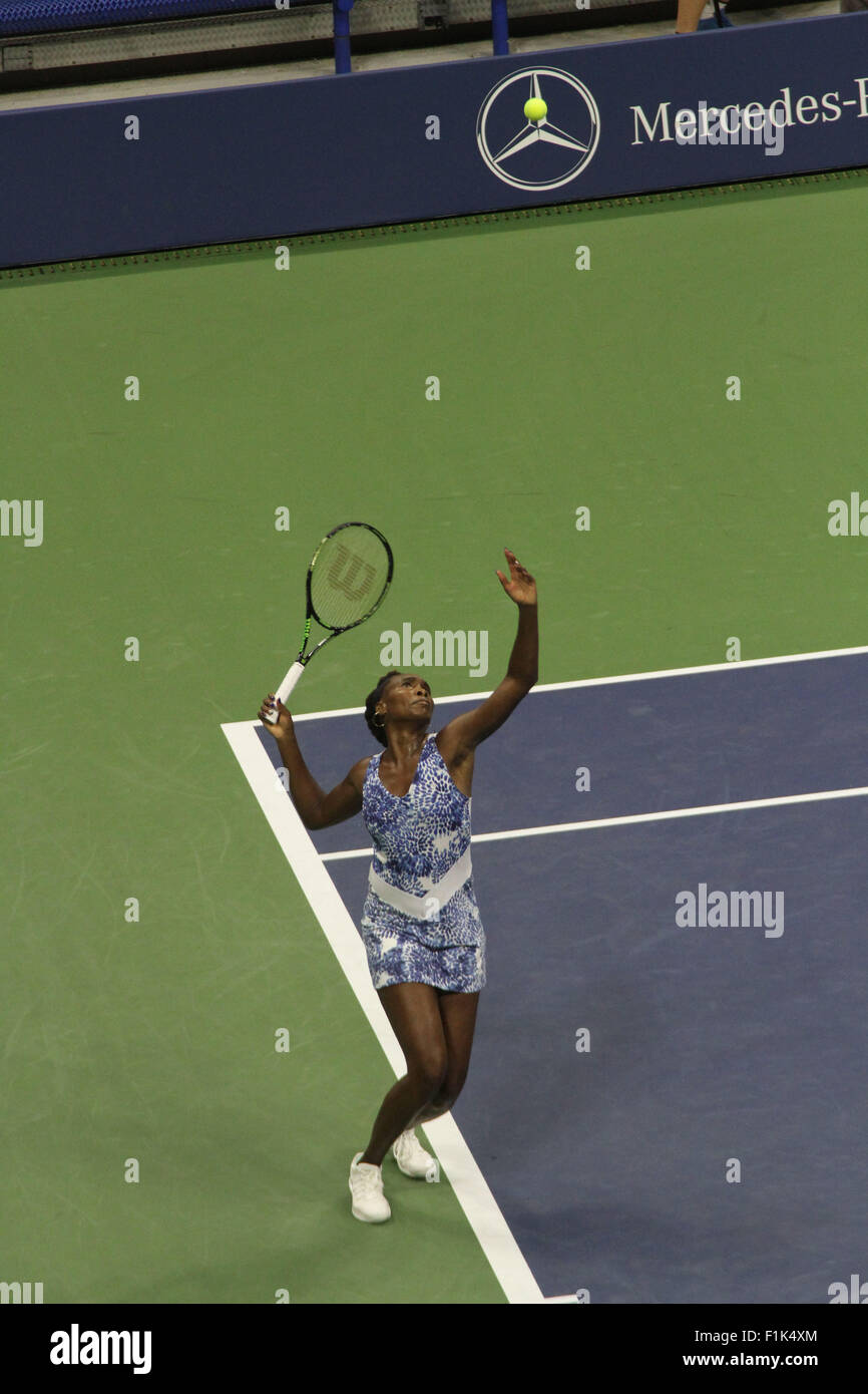 New York, New York, USA. 2. Sep, 2015. Tag3 der US Open in Forest Hills Queens in The Arthur Ashe Tennisstadion Tennismatches. Frauen passen Irina Falconi gegen Venus Williams. Mens Match Novak Djokovic gegen Andreas Haider - Maurer.Venus Williams gewann ihr Spiel. und Novak Djokovic gewann sein Match © Bruce Cotler/Globe Fotos/ZUMA Draht/Alamy Live News Stockfoto