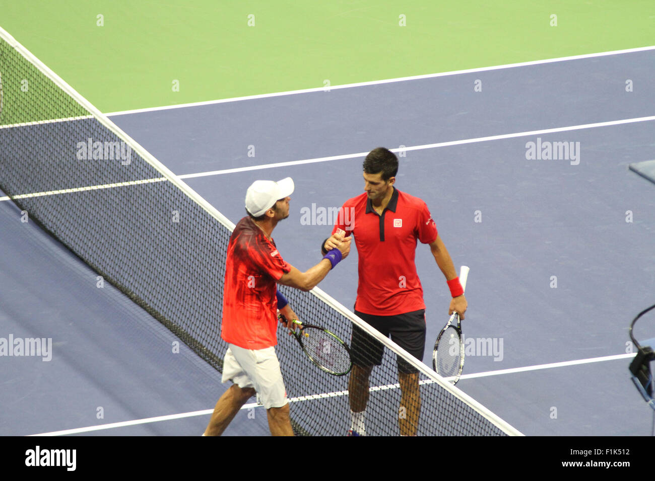 New York, New York, USA. 2. Sep, 2015. Tag3 der US Open in Forest Hills Queens in The Arthur Ashe Tennisstadion Tennismatches. Frauen passen Irina Falconi gegen Venus Williams. Mens Match Novak Djokovic gegen Andreas Haider - Maurer.Venus Williams gewann ihr Spiel. und Novak Djokovic gewann sein Match © Bruce Cotler/Globe Fotos/ZUMA Draht/Alamy Live News Stockfoto