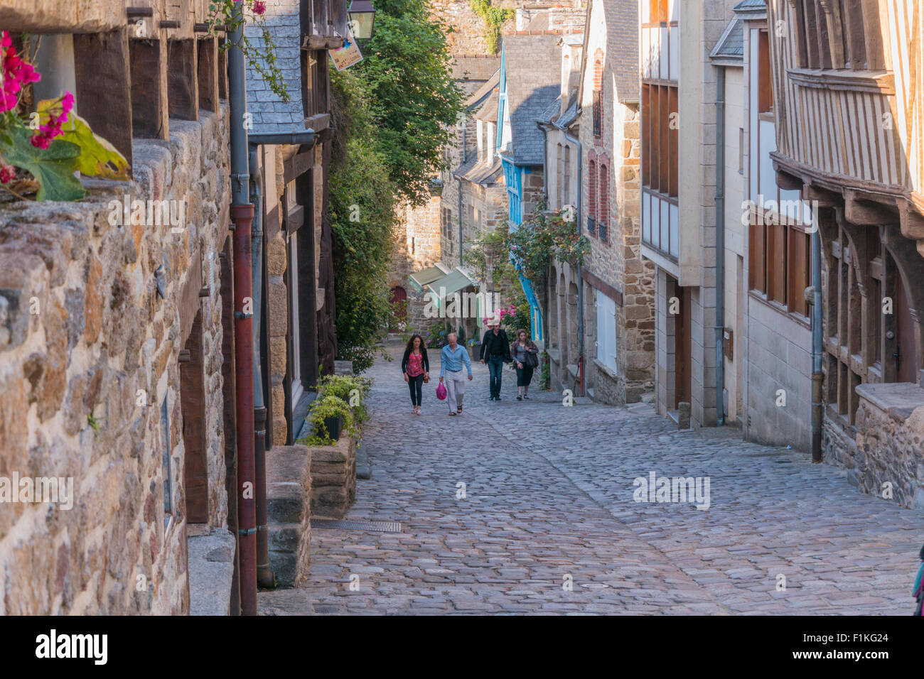 Views um Dinan im Nordwesten von Frankreich Juli 2015 PHILLIP ROBERTS Stockfoto