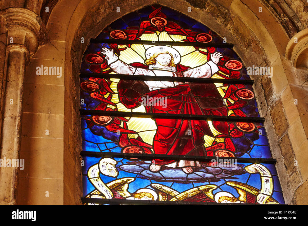 Innenansicht der Glasfenster in der Klosterkirche, Southwell, Nottinghamshire, England, UK. Stockfoto