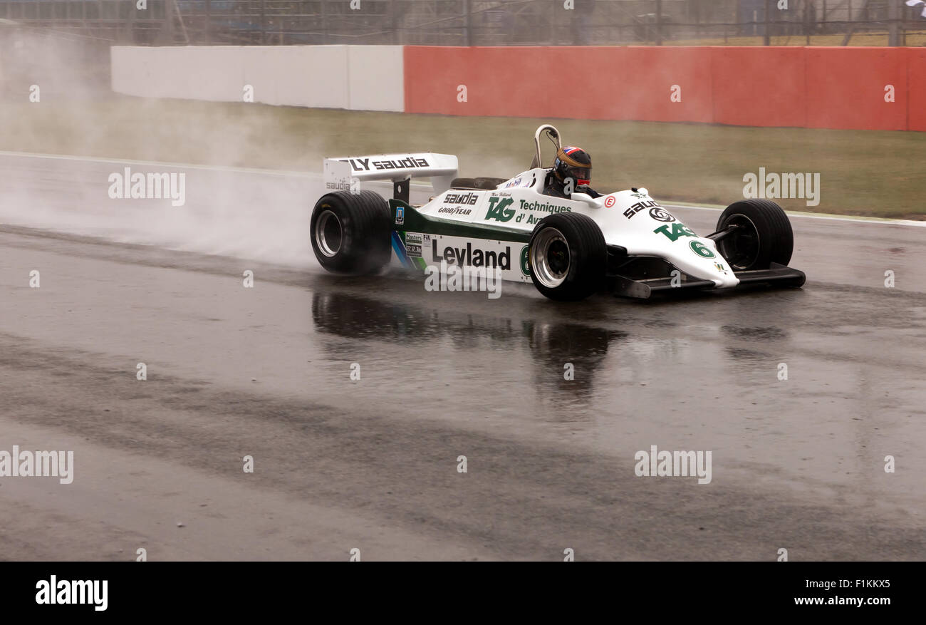 Max Hillard Qualifikation für das FIA Masters historische Formel1 Rennen ein 1981 Williams FW07C, bei der Silverstone Classic 2015 Stockfoto