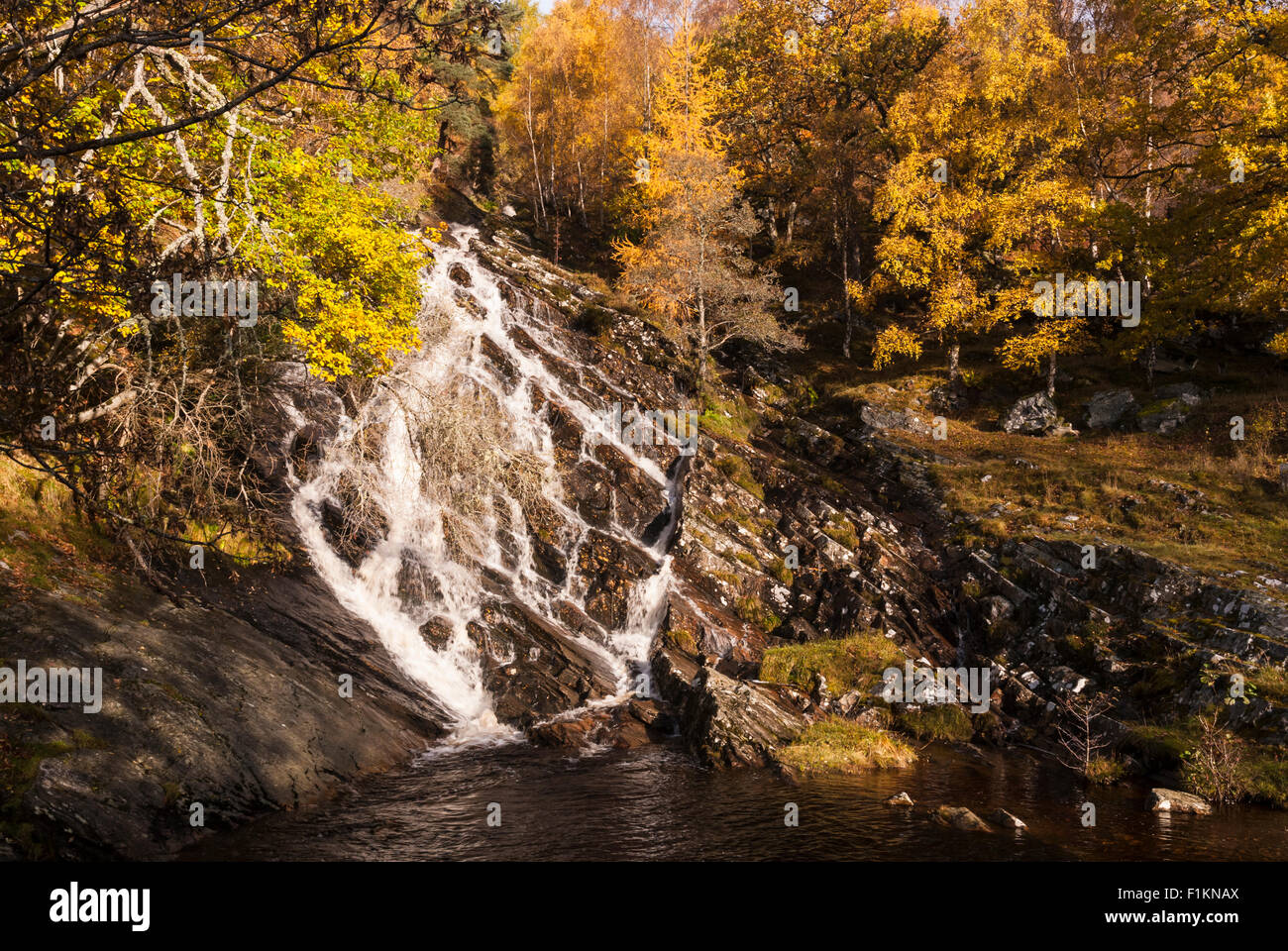 Eine attraktive Wasserfall in der Nähe von Kinloch Rannoch, Perth und Kinross, Schottland Stockfoto