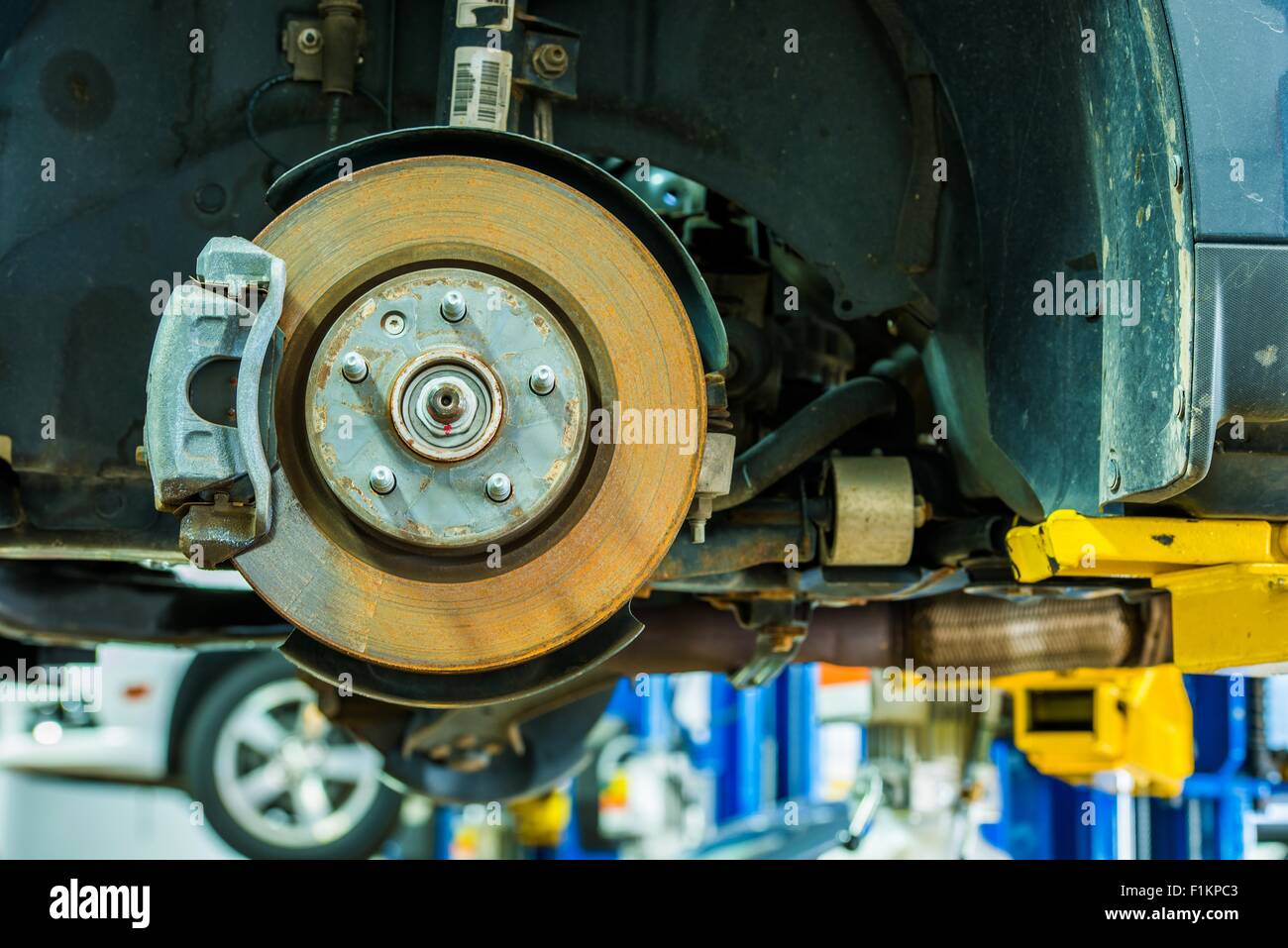 Bremsen Reparatur-Auto-Service. Moderne Auto Bremsen Wartung. Auto
