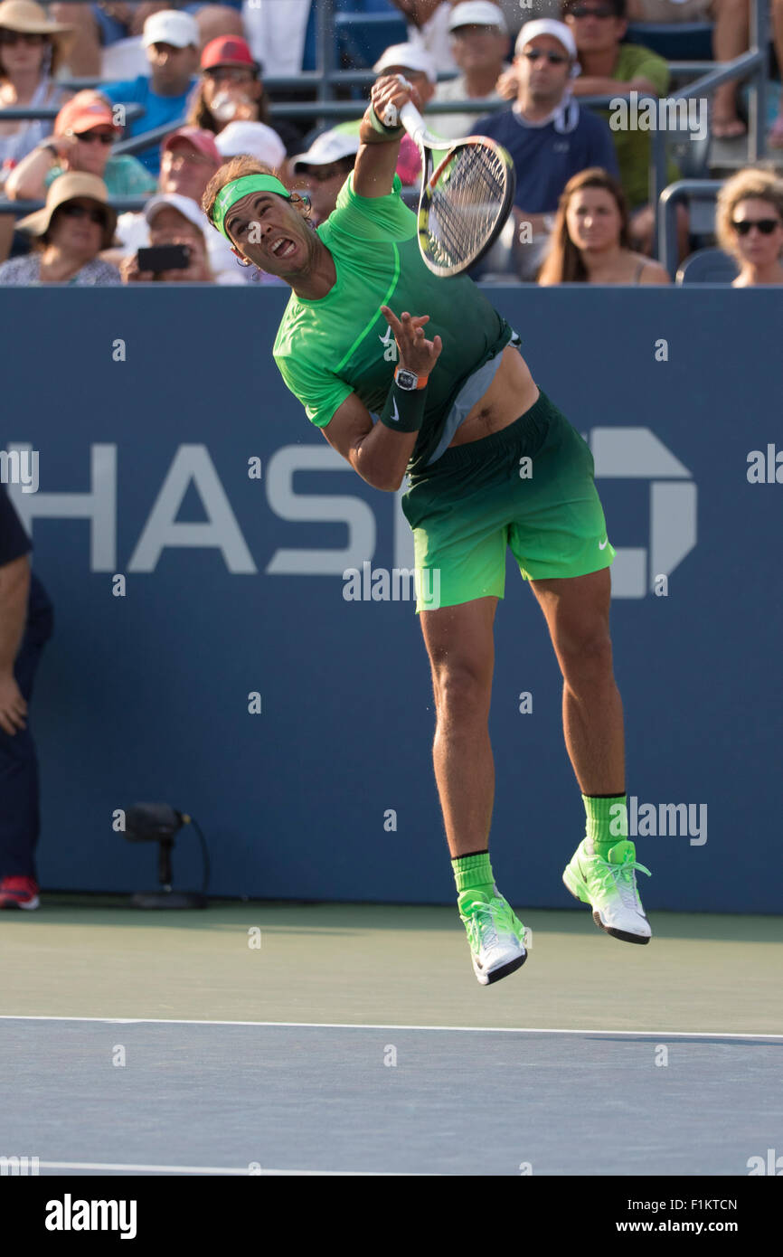 Rafael Nadal (ESP) im Wettbewerb bei den 2015 US Open Tennis Stockfoto