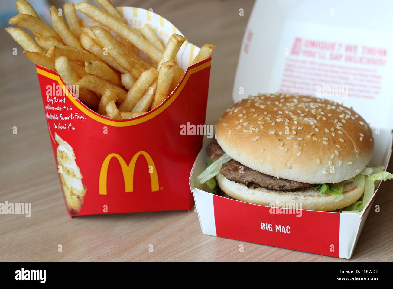 McDonald's Big Mac Burger und Pommes frites Stockfoto
