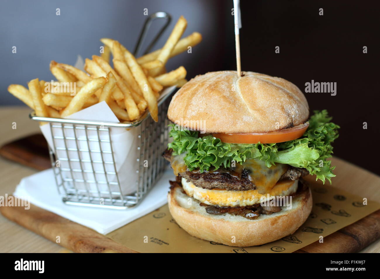Erstellen Sie Ihre eigenen Burger bei McDonald's Australia Stockfoto