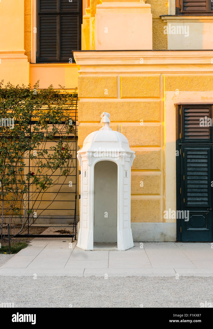 Garde-Hütte im Schloss Schönbrunn, Österreich Stockfoto