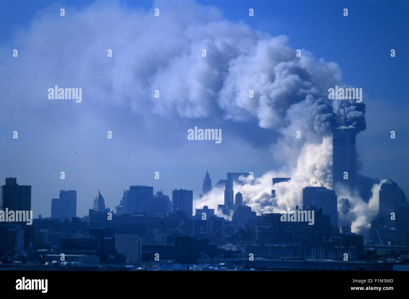 Historische 11. SEPTEMBER 2001 WORLD TRADE CENTER ANGRIFF NEW YORK CITY USA SOUTH TOWER ZUSAMMENBRUCH 9,59 BIN Stockfoto