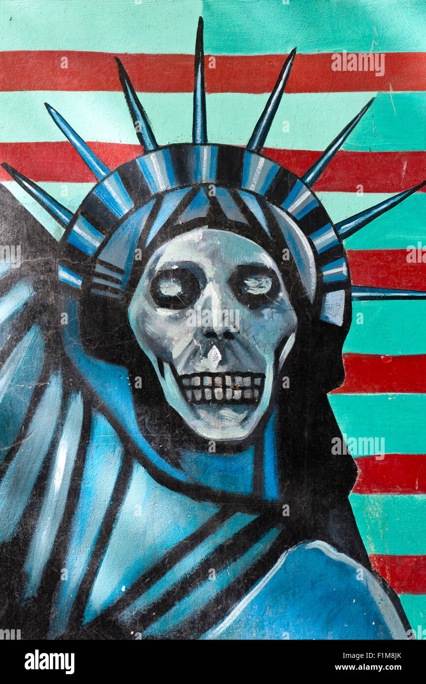 Graffiti an der Wand, symbol, Statue of Liberty mit einem Totenkopf, ehem. Botschaft der Vereinigten Staaten von Amerika in Teheran, Iran Stockfoto