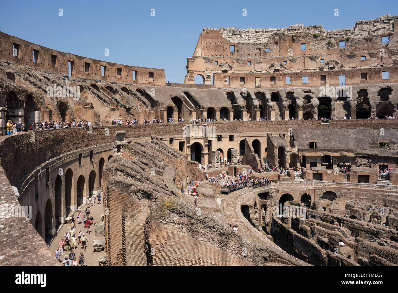 Rom. Italien. Im Inneren des römischen Kolosseums. Stockfoto