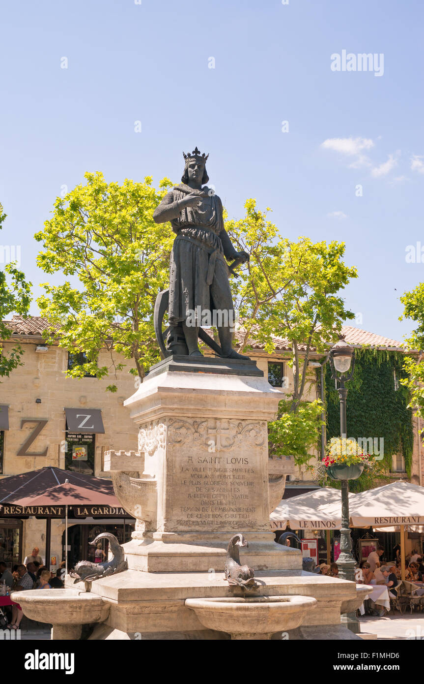 Statue von Saint Louis im Ort Saint-Louis Le Grau-du-Roi, Languedoc-Roussillon, Frankreich, Europa Stockfoto