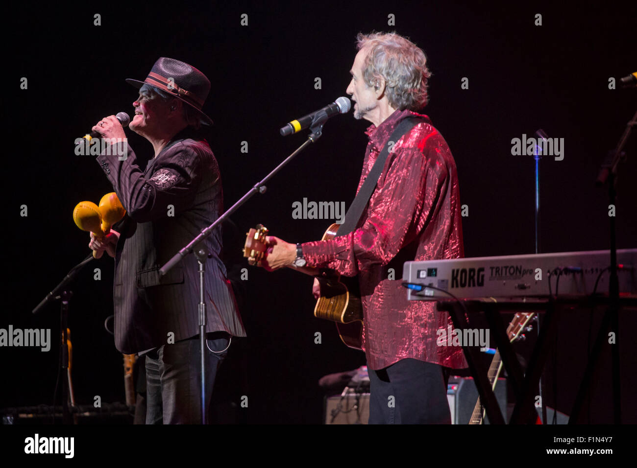 London, UK 4. September 2015. Monkees Live-Performance, Micky Dolenz & Peter Tork, Hammersmith Eventim Credit: Robert Stainforth/Alamy Live-Nachrichten Stockfoto