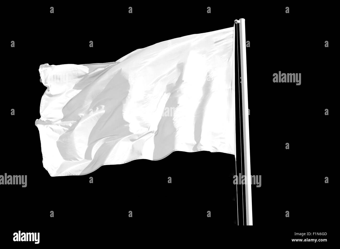 Leere weiße Fahne, auf schwarzem Hintergrund isoliert. Stockfoto