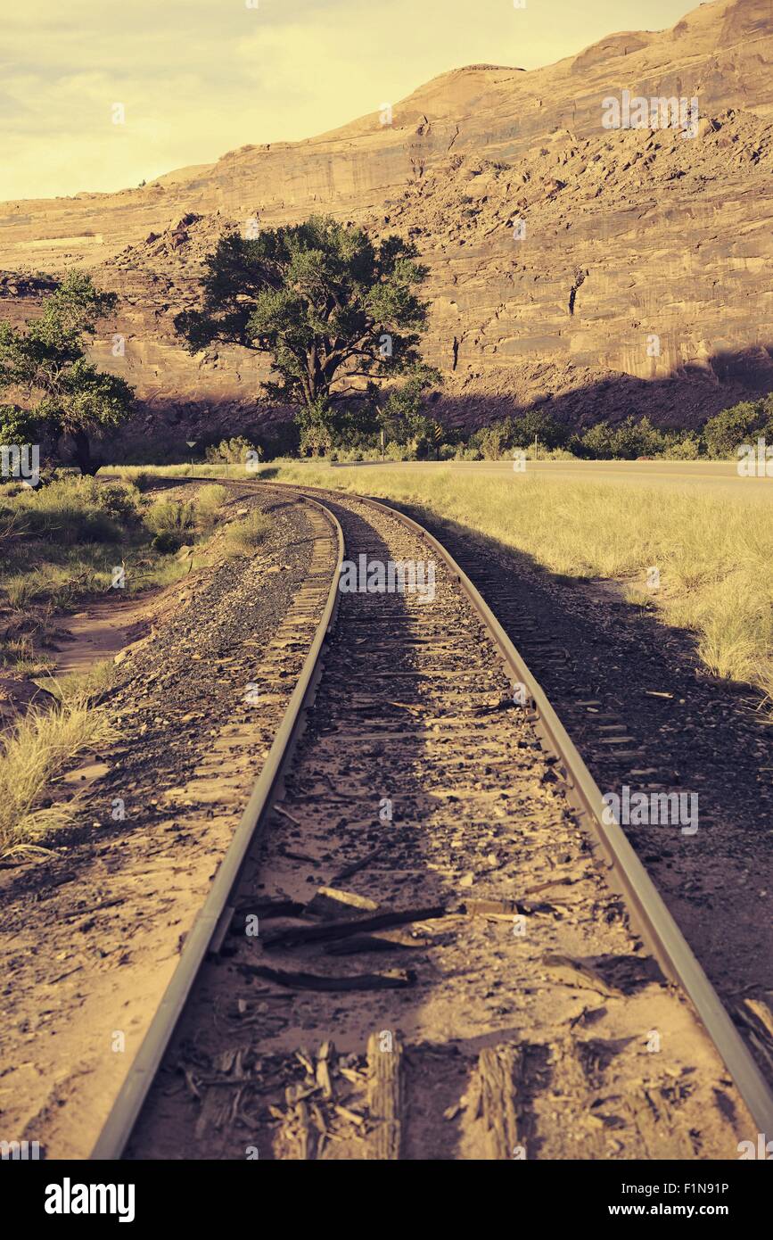 Eisenbahn-Reise. Eisenbahnschienen in Utah Schluchten. USA. Stockfoto