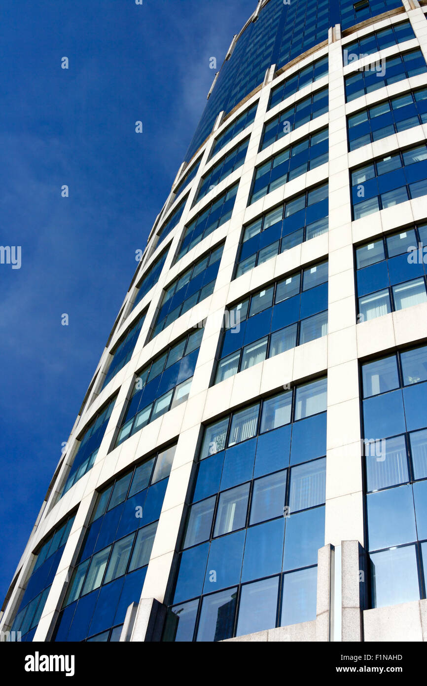 Niedrigen Winkel eines modernen Bürogebäudes Stockfoto