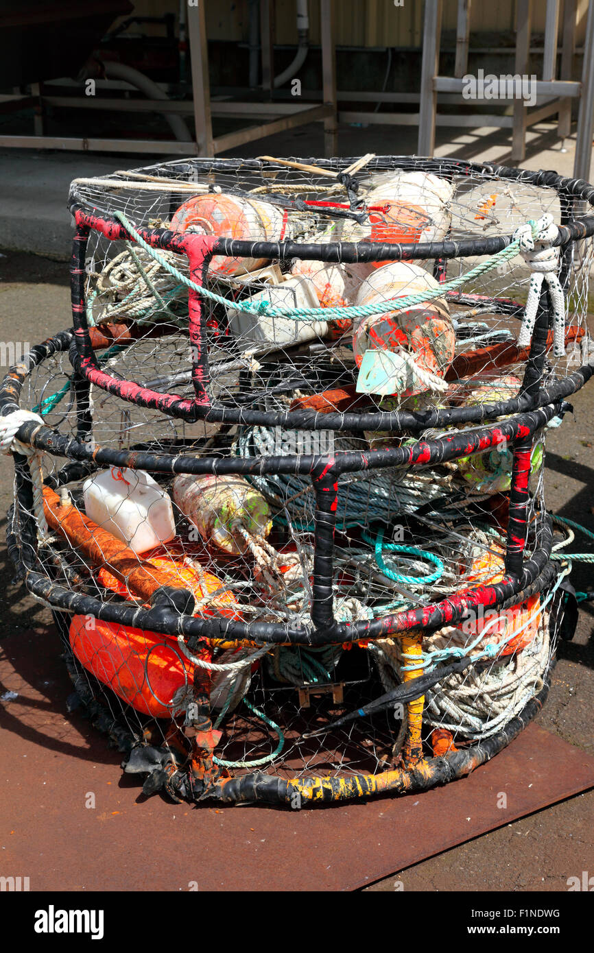 Krabben Sie-Körbe und hin-und Herbewegungen Astoria Oregon. Stockfoto