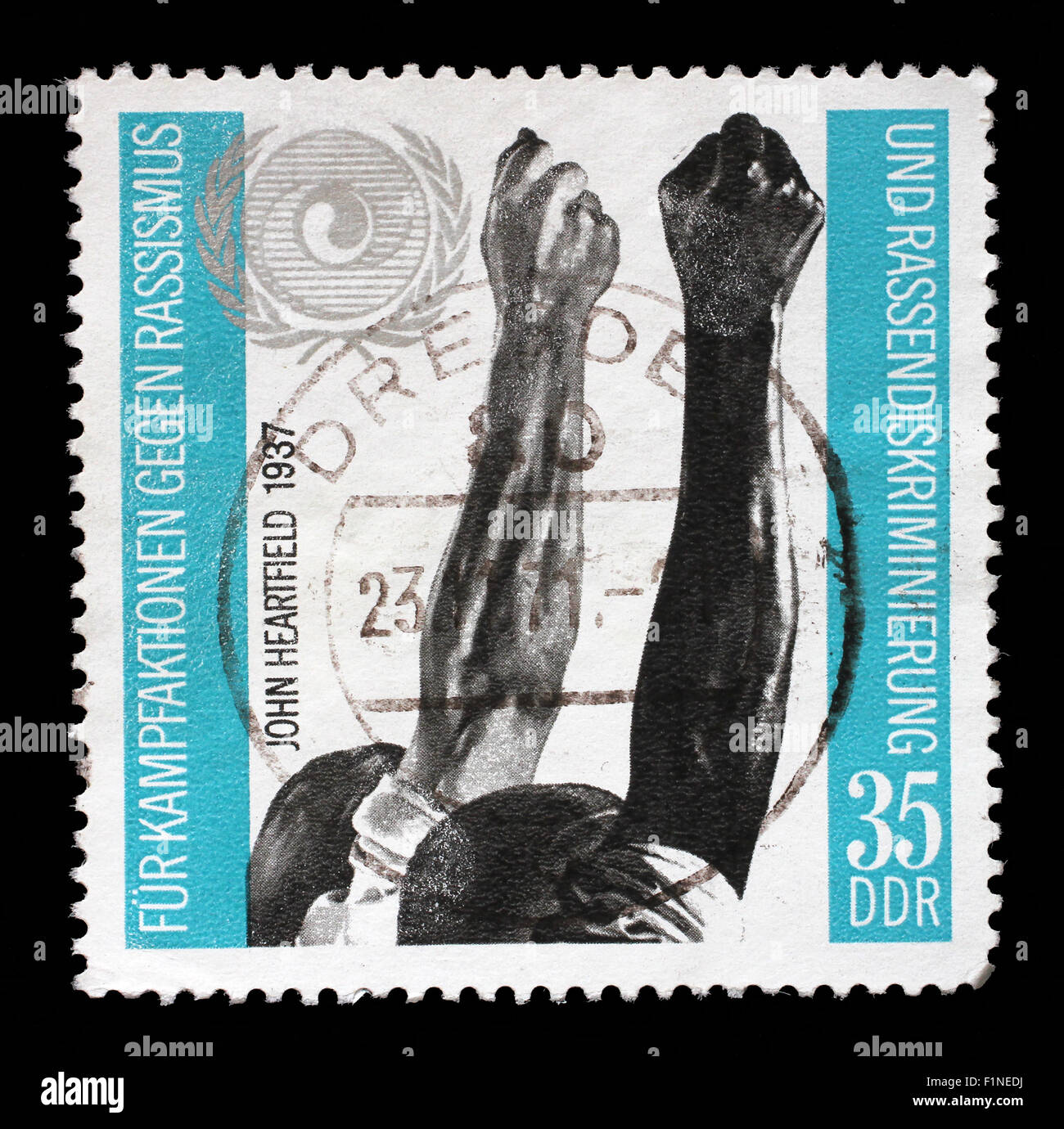 Briefmarke gedruckt in DDR widmet sich dem Kampf gegen Rassismus, ca. 1971 Stockfoto